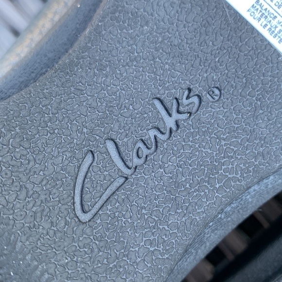 Clarks Navy Whistle Bea Leather Ankle Boot 8 1/2 to size 9 - Picture 11 of 14